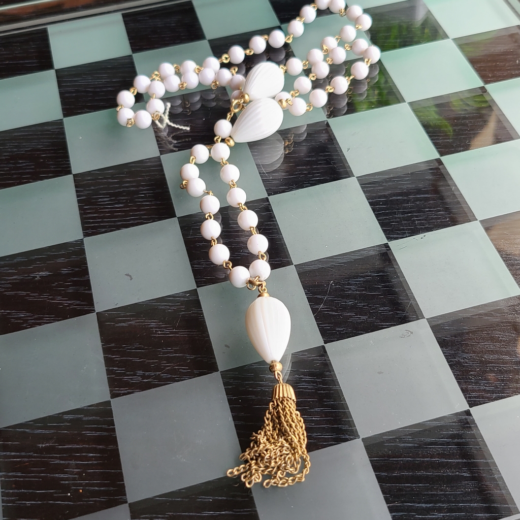 Ladies Vintage Necklace For Sale